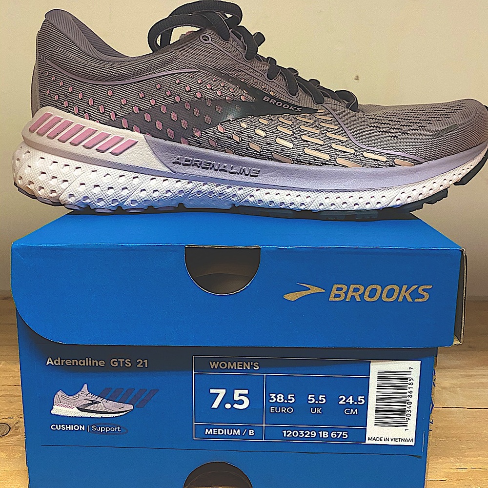 Brooks adrenaline women’s size 7.5